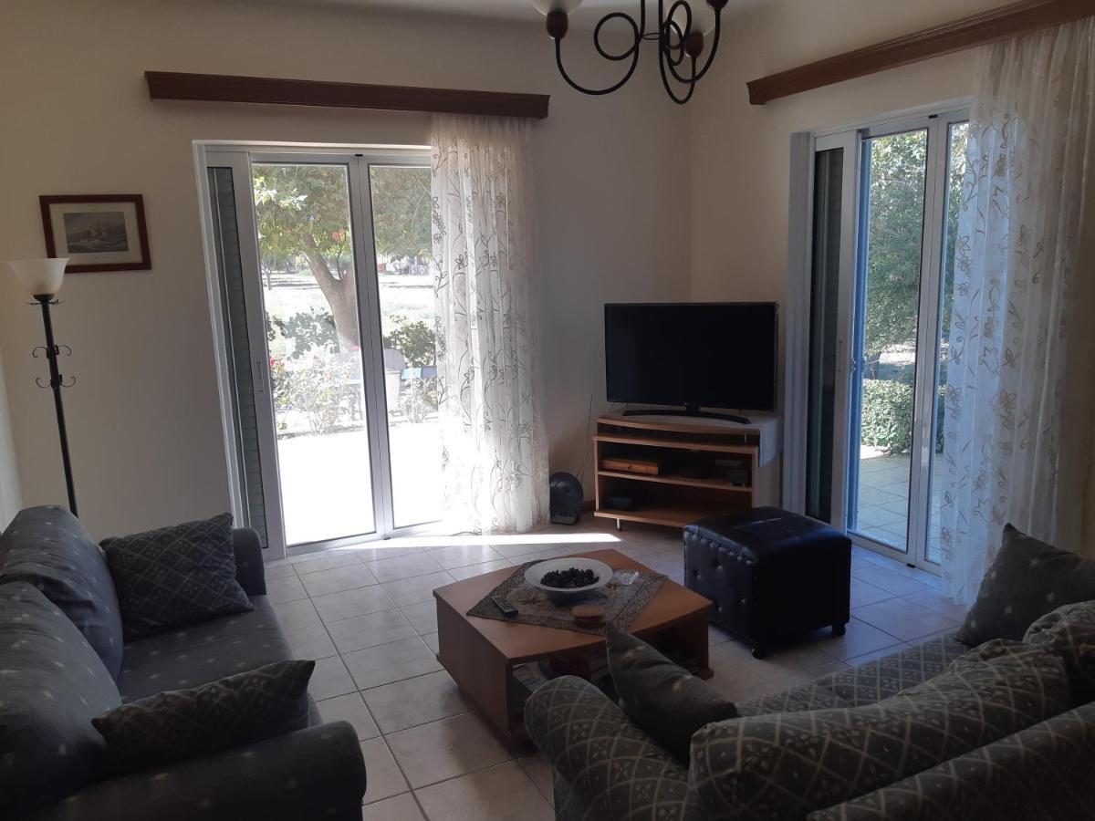 Swan House Panoramic View - Near The Sea Villa Ziparion ภายนอก รูปภาพ